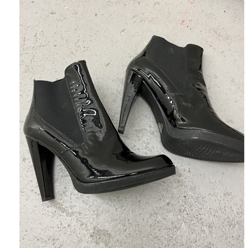 Stuart Weitzman patent leather pull on booties